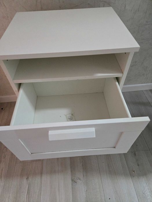 Продам тумбочку ikea