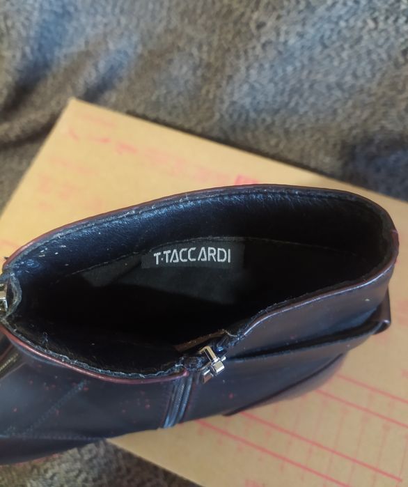 Продам ботинки женские Kari