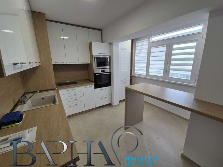 Дава се под наем Двустаен апартамент в Варна, Център - 62 кв.м за 428.91 € - Снимка #2