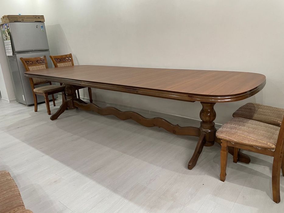 Стол  4,5 м со стулями 10 шт