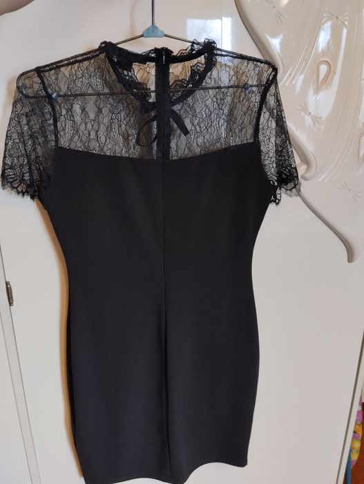 Продаю платье в отличном состоянии черного цвета размер М