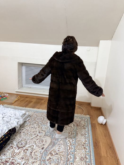 Продам норковую шубу