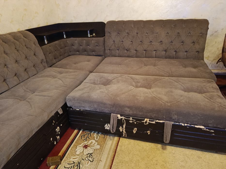 Продам диван. ! Чистый!