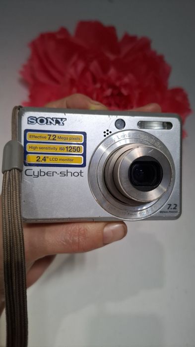Компактен дигитален фотоапарат камера Sony S730