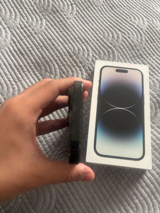 Продам айфон 14 про