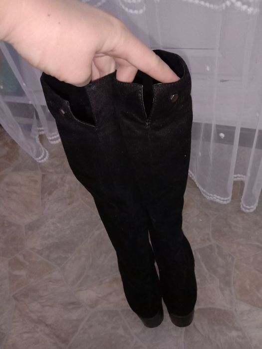 Зимние сапоги 39-40 с натуральным мехом. Без дефектов.