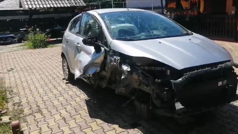 Ford Fiesta Avariat partea dreapta