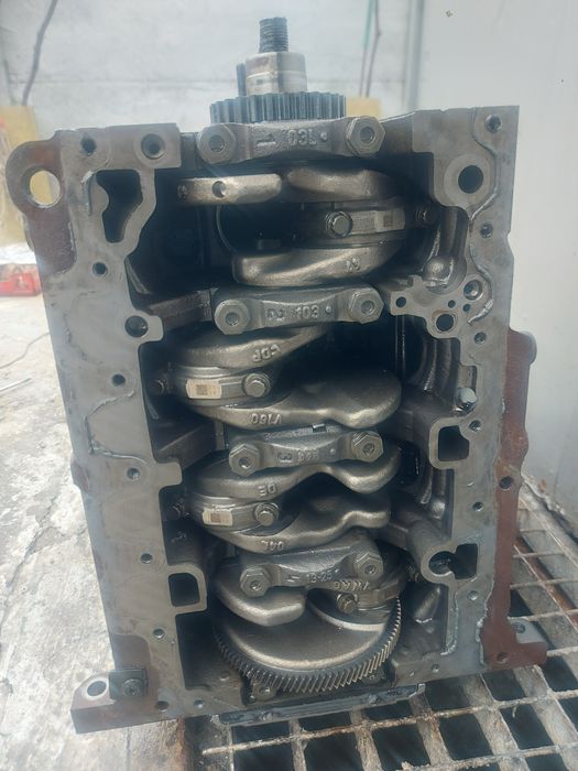 Piese motor vw 2.0 tdi crbc