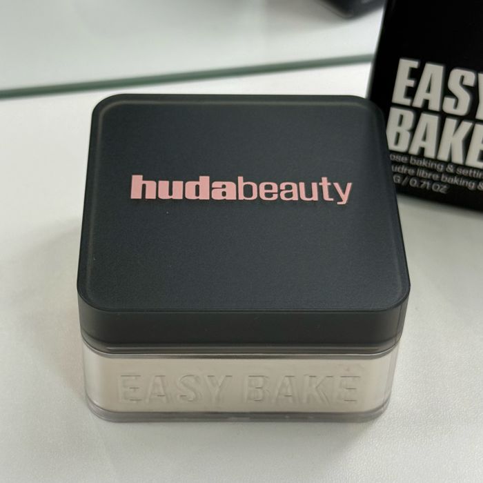 Пудра Huda Beauty Easy Bake - Pound Cake