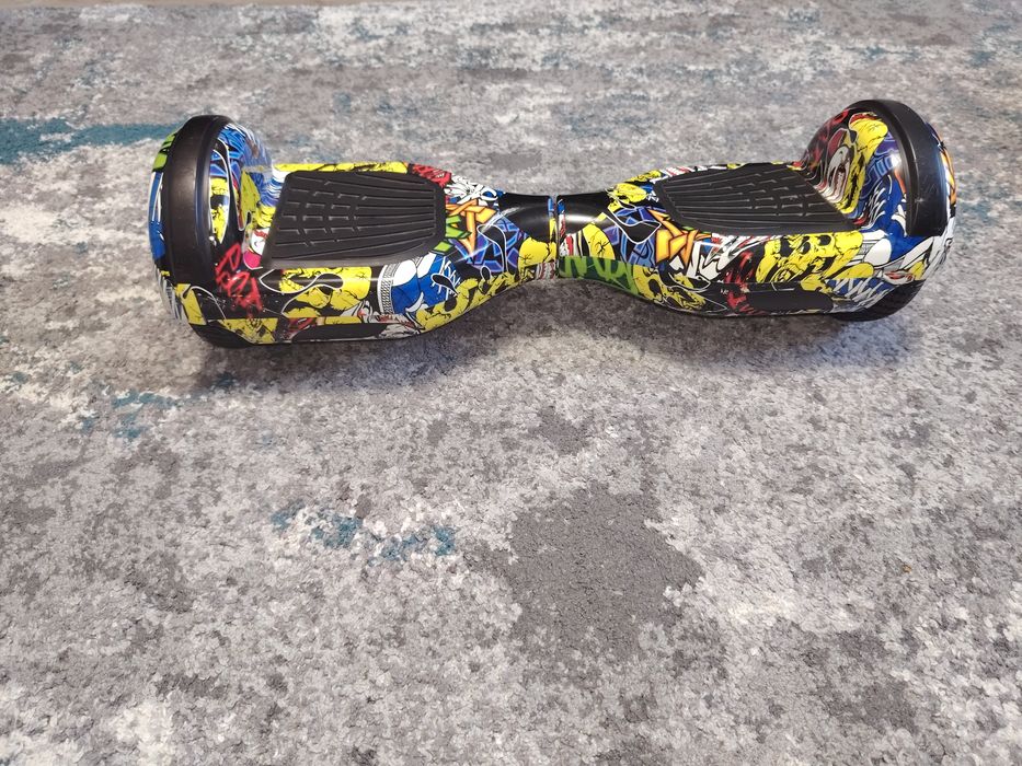 Hoverboard Electric Graffiti – Distracție, Stil și Adrenalină!