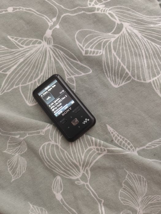 Vând mp 3 Sony cu radio 8 gb