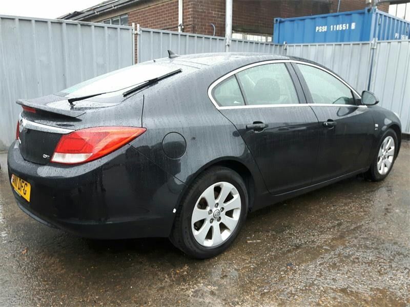 Praguri Opel Insignia A 2011 Sedan 2.0 CDTi