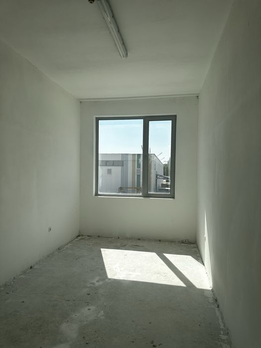 Дава се под наем Офис в Пловдив, Гагарин - 250 кв.м за 816 € - Снимка #2