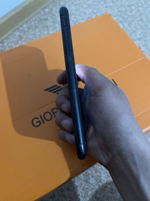 Срочно продам айфон xr