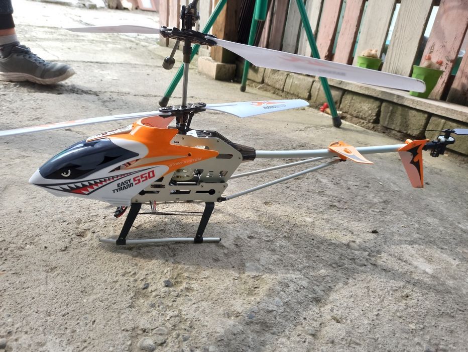 Vând helicopter carson