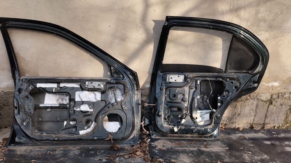 Продам двери Ниссан максима