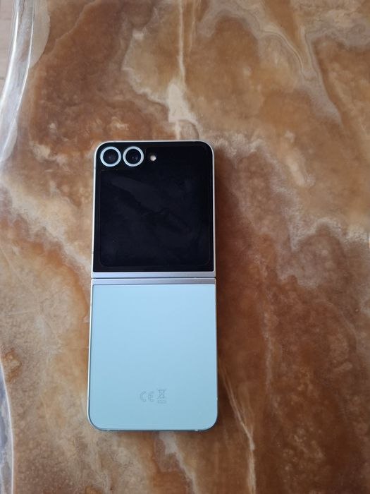 Samsung Galaxy Z Flip  6