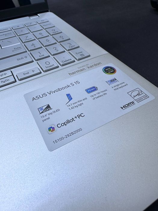 Asus VivoBook S15  OLED