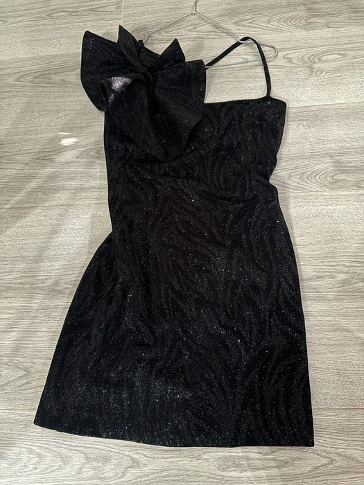 Черна ,къса рокля - марка Avin