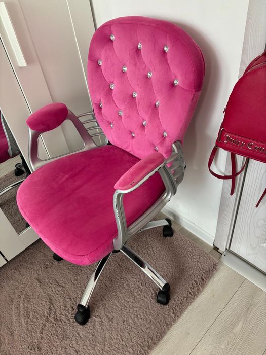 Scaun de birou roz cu “diamante”  Little Princess