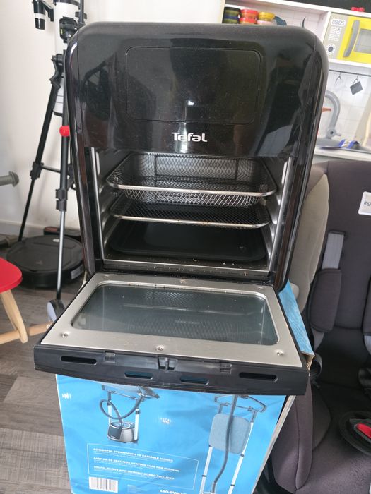 Vând Air Fryer multifuncțional TEFAL Easy Fry