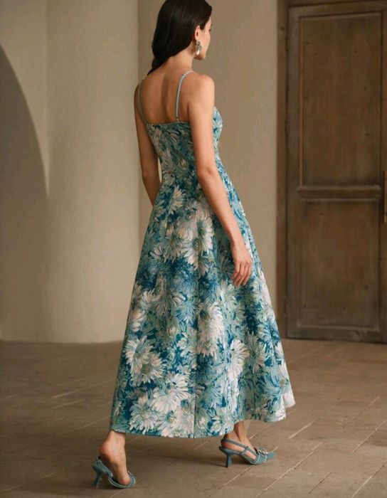 Дамска рокля с презрамки