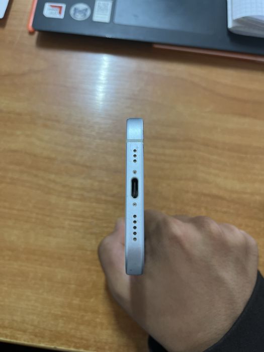 Продам Iphone 15 128gb