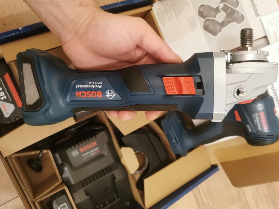 Bosch gws 180-Li и GSB 185-Li + 2 батерии и зарядно
