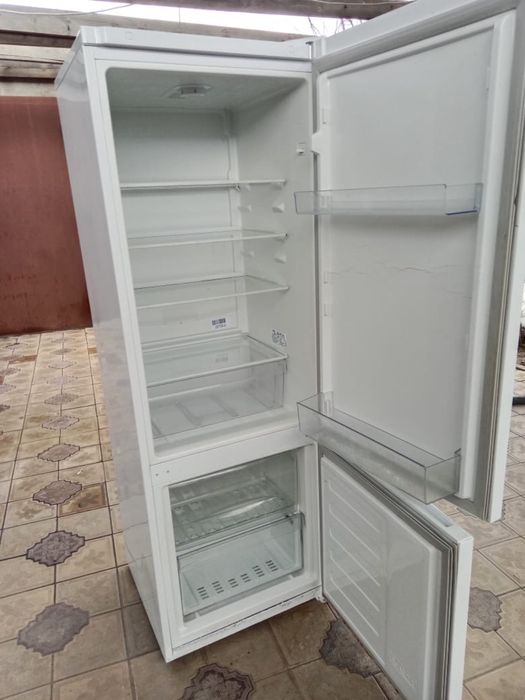 Холодильник продается