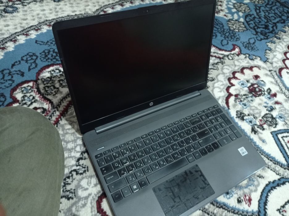 HP 250 g8 core-i5 12 GB operativka
