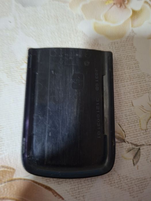 Vând capac de spate pentru BlackBerry Bold 9700