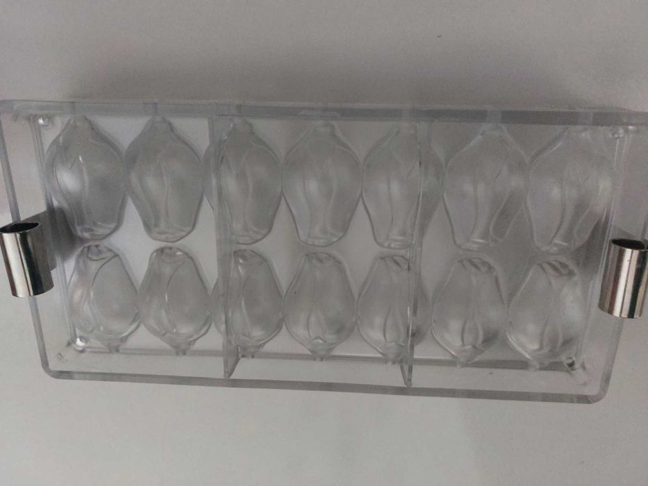 Продам поликарбонатную форму для шоколада