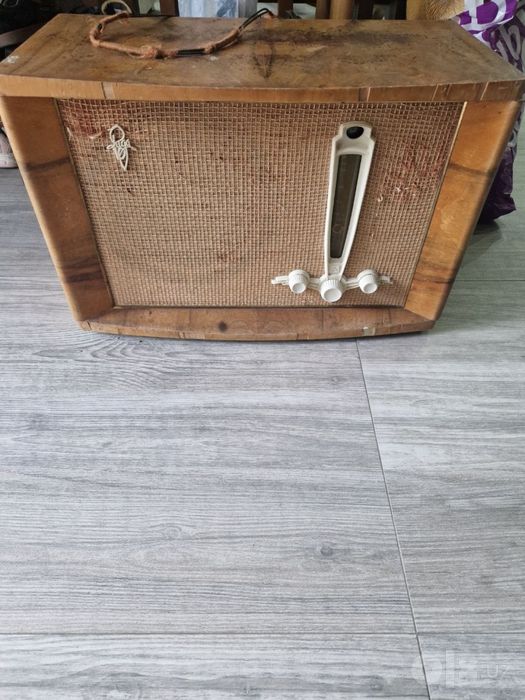 Продам радиоприемник СССР