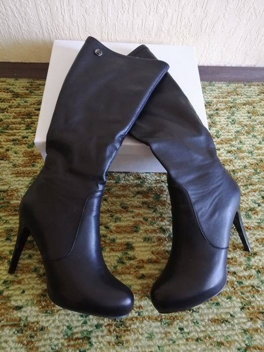 НОВИ високи дамски ботуши