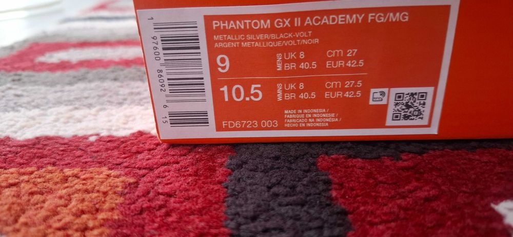 Ghete fotbal. Nike  phantom gx