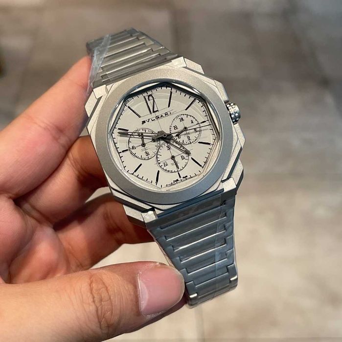 BVLGARI Octo Finissimo Chronograph cu mecanism quartz