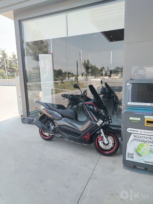 Moto skuter ikki oyoqlik
