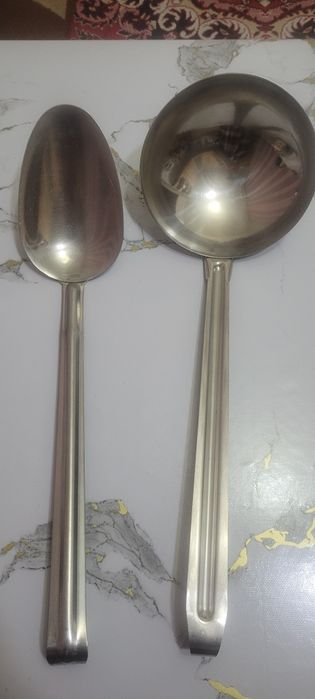 Продам два больших половника