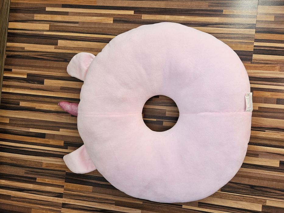 Детска възглавница във формата на поничка с паети