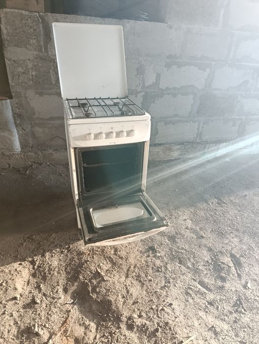 Продам газ плиту