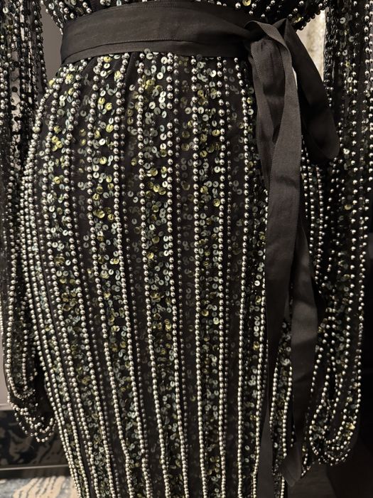 Rochie Asos midi de efect.