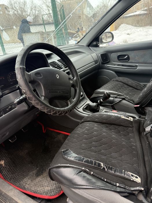 Продам машину Reno Laguna