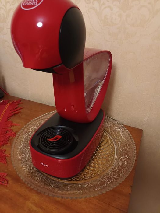 Кафе машина (Долче Густо с капсули)