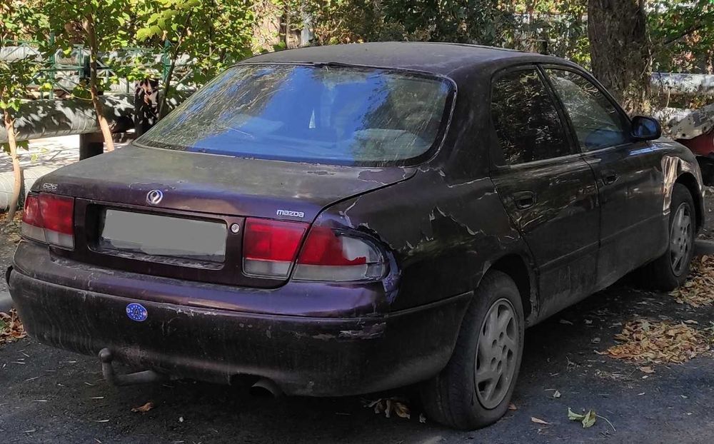 Mazda 626 Cronos. 1993 год.