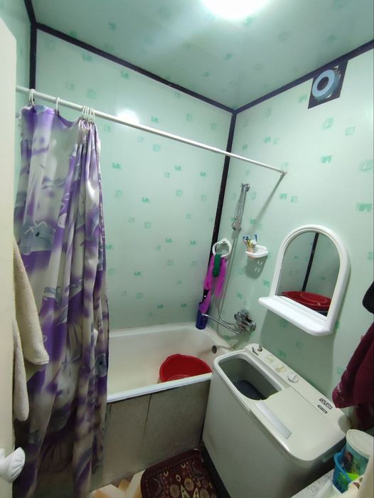 Uy sotiladi mebel texnikasi bilan