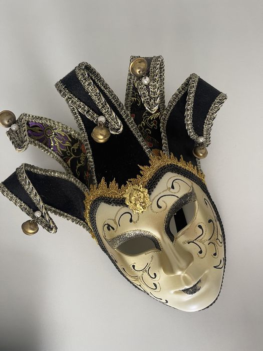 Продам маску карновальную