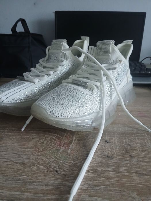 vând steve madden