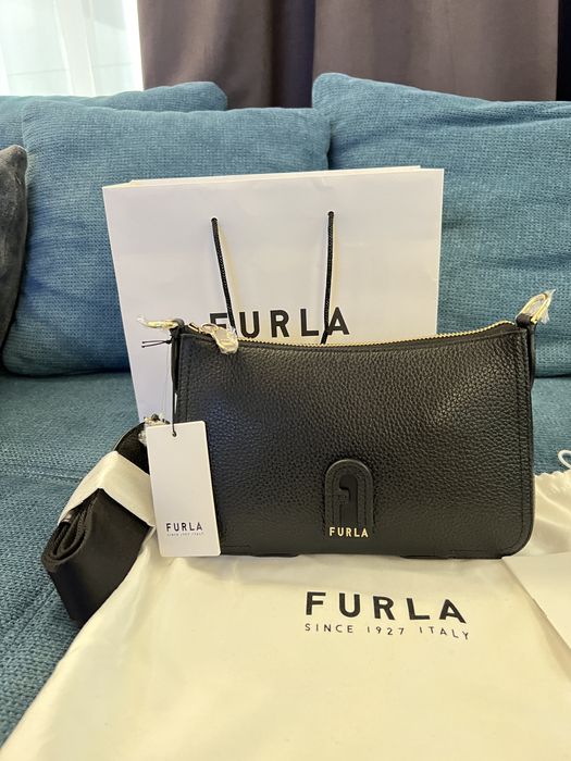 Furla Atena в три цвята. Черна,червена и бежова.100%ориг,сериен номер