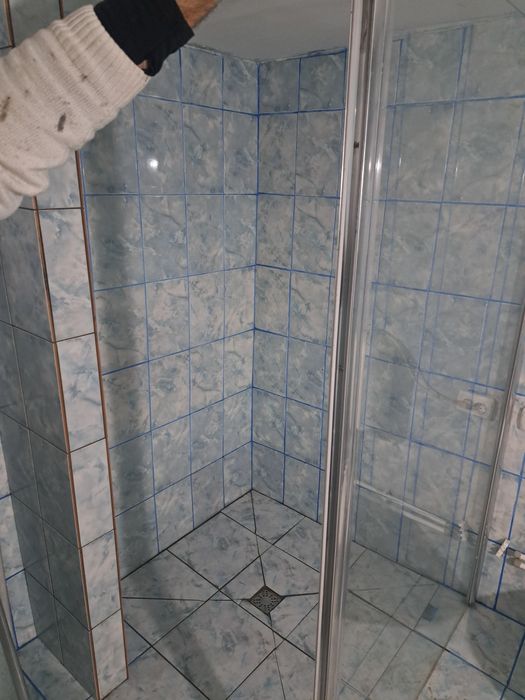 Vând cabine duș cu dimensiuni diferitee