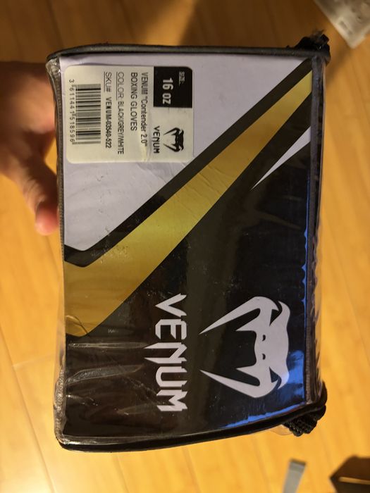 Боксерские перчатки Venum Contender 2.0 16 oz